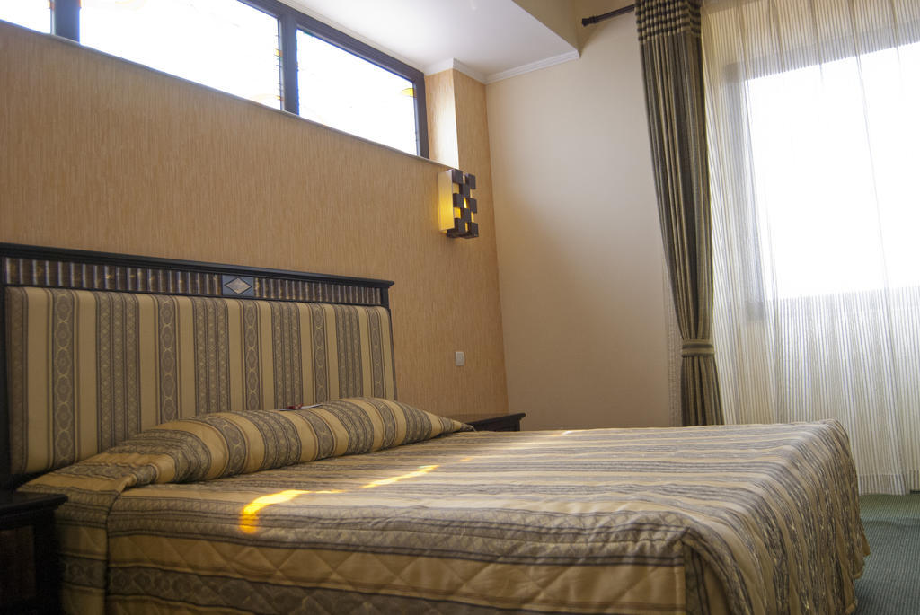 Hotel Tecadra Bucharest Exterior photo