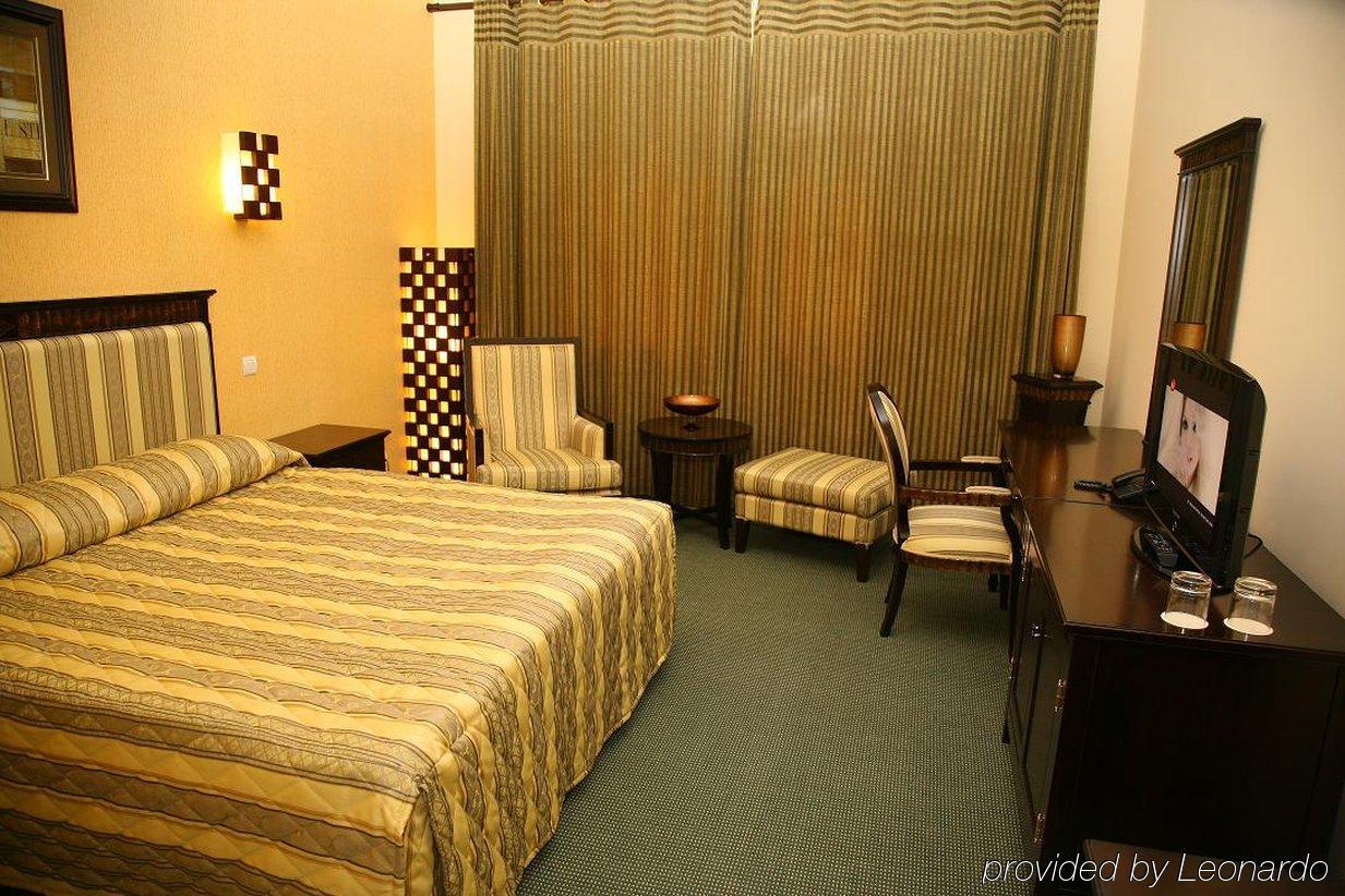 Hotel Tecadra Bucharest Room photo