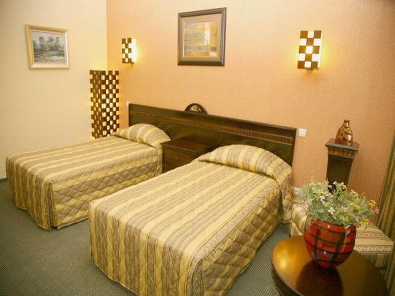 Hotel Tecadra Bucharest Room photo